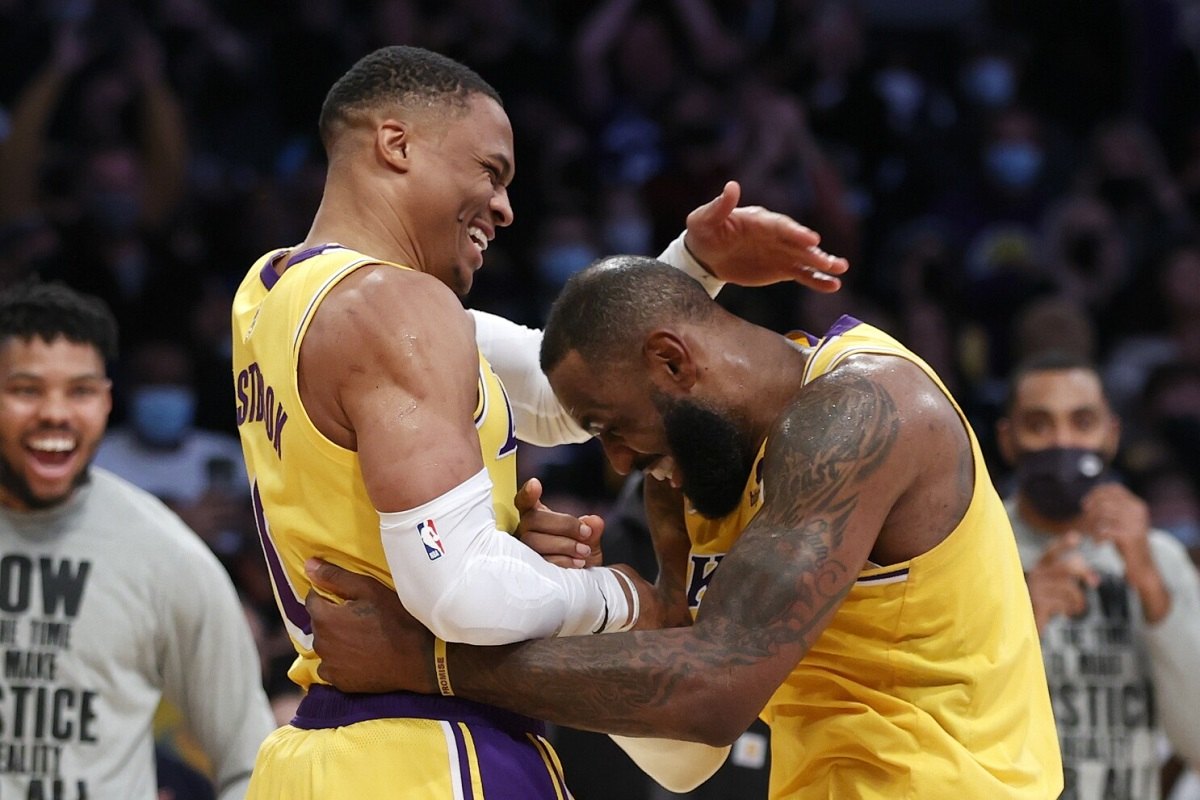 LA Lakers win totals struggling over under