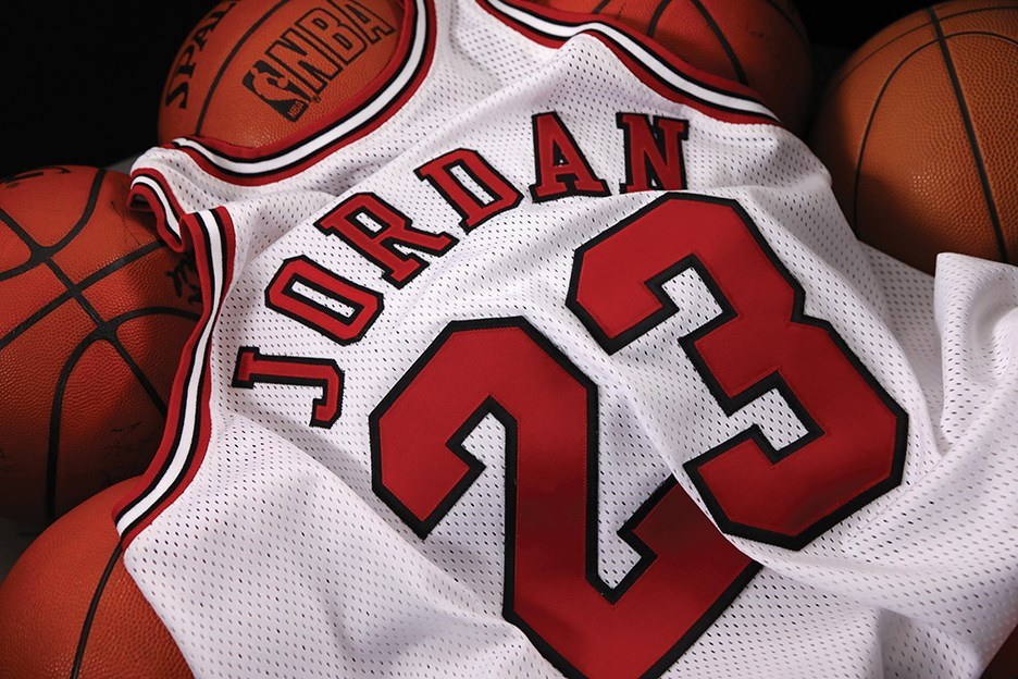 The MINT25 auction will feature this jersey worn by Michael Jordan during his last season.