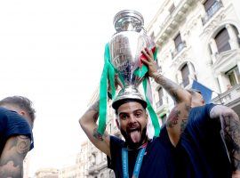 Lorenzo Insigne celebrates winning the Euro 2020 title in Rome. (Image: Twitter/fabrizioromano)