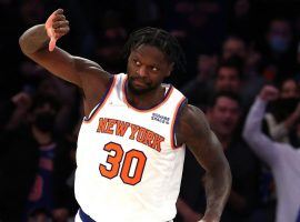 Julius Randle from the New York Knicks gives the crowd at Madison Square Garden a thumbs down after the constant boos. (Image: Porter Lambert/Getty)
