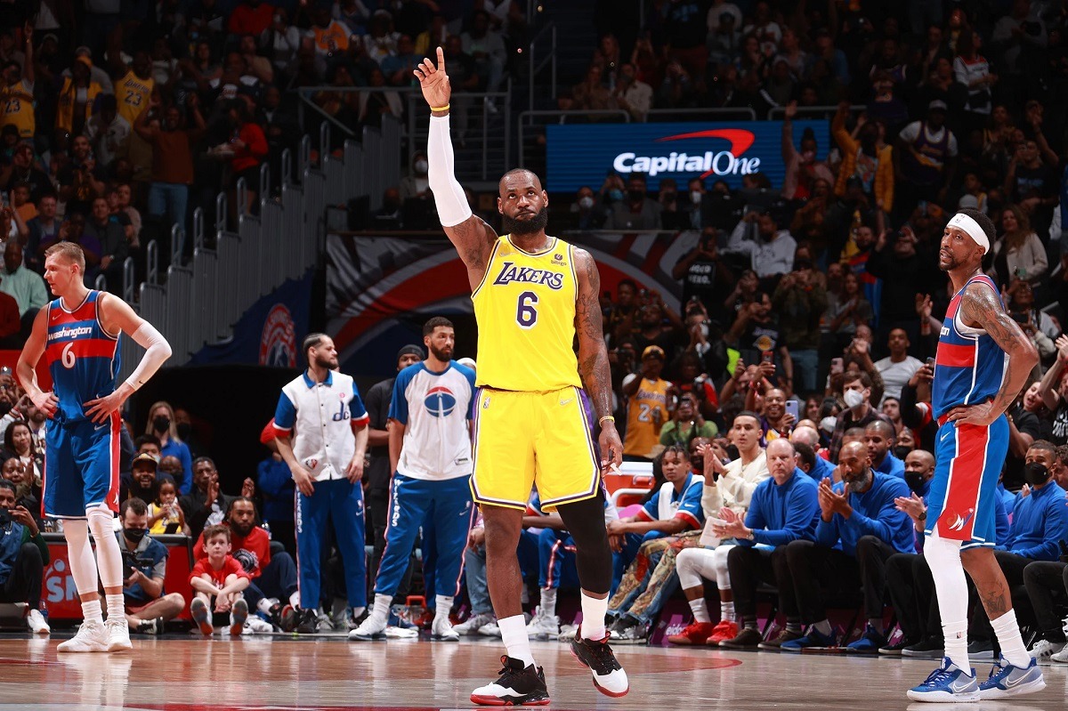 LeBron James Lakers NBA all-time scoring list passes Karl Malone Abdul-Jabbar Kareem