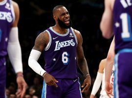 The LA Lakers are in trouble but LeBron James thinks they still have a chance to make the playoffs and make a championship run despite their injury problems and offensive woes. (Image: Porter Lambert/Getty)