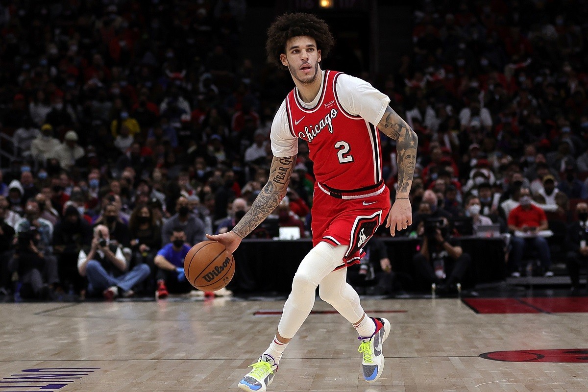 Lonzo Ball MCL Knee injury Chicago Bulls out playoffs