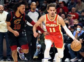 Darius Garland (10) from the Cleveland Cavs defends Trae Young of the Atlanta Hawks. (Image: Getty)