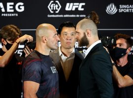 Glover Teixeira (left) will defend his light heavyweight title as an underdog vs. Jiri Prochazka (right) at UFC 275. (Image: Yong Teck Lim/Getty)