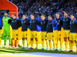 Ukraine's players paid tribute to the victims of the Russian invasion ahead of their match against Scotland in Glasgow. (Image: Twitter/bleacherreport)