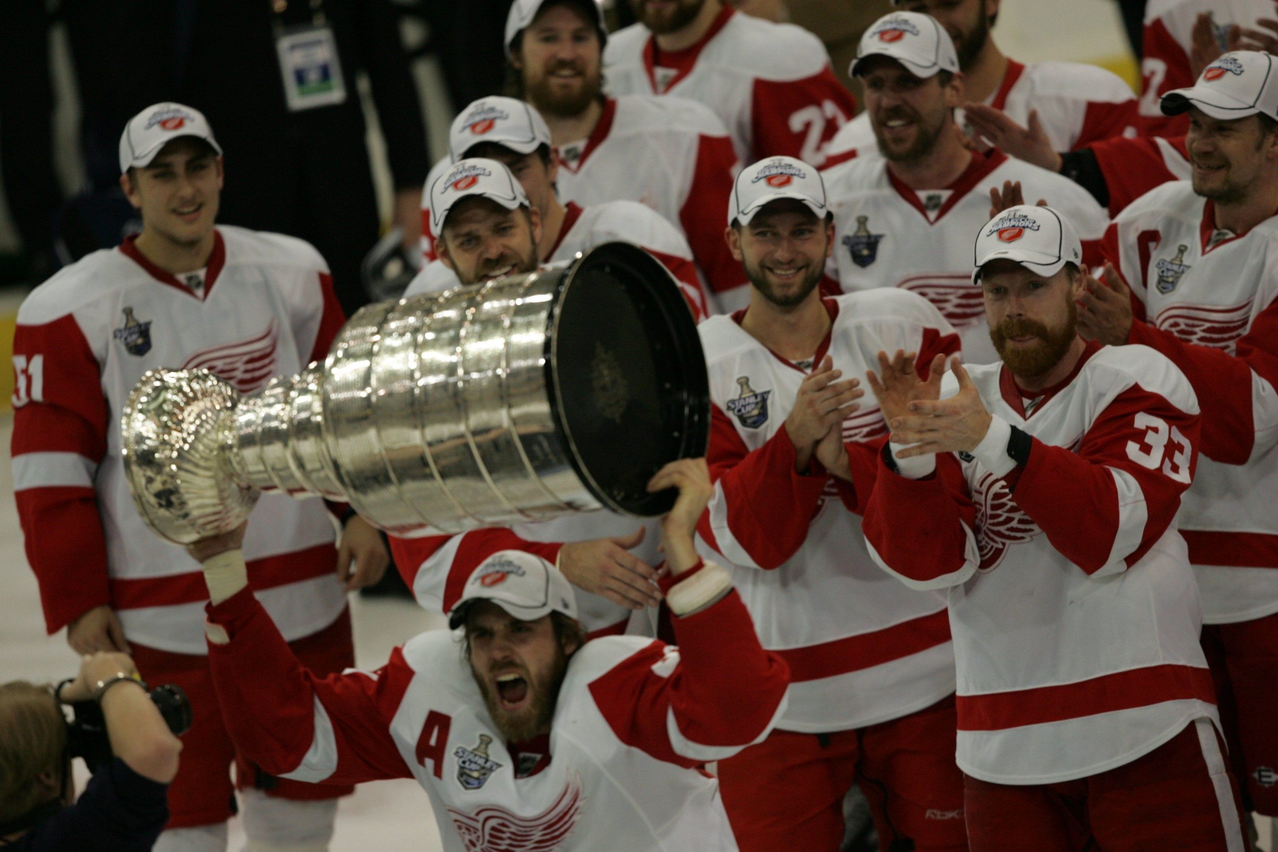 Henrik Zetterberg lifts the Stanley Cup with the Detroit Red Wings