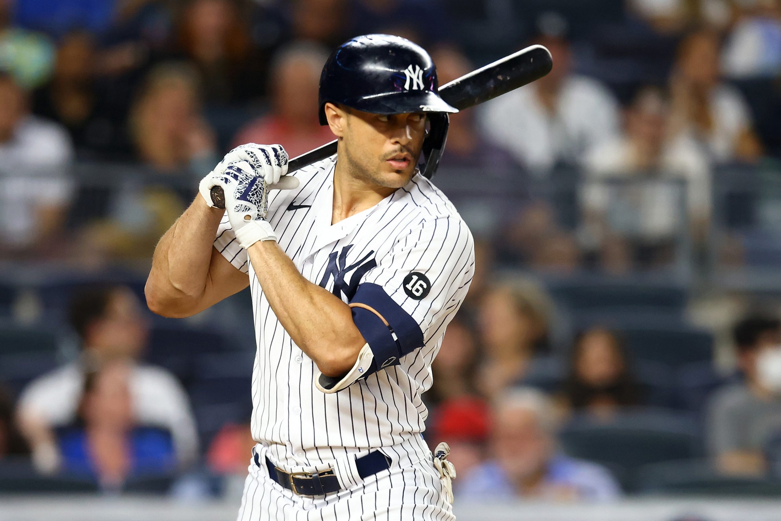 Yankees win 10th straight game, backed by Giancarlo Stanton