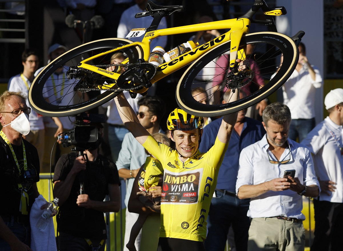 2022 Tour de France Le Paris Champion Jonas Vingegaard Jumbo-Visma