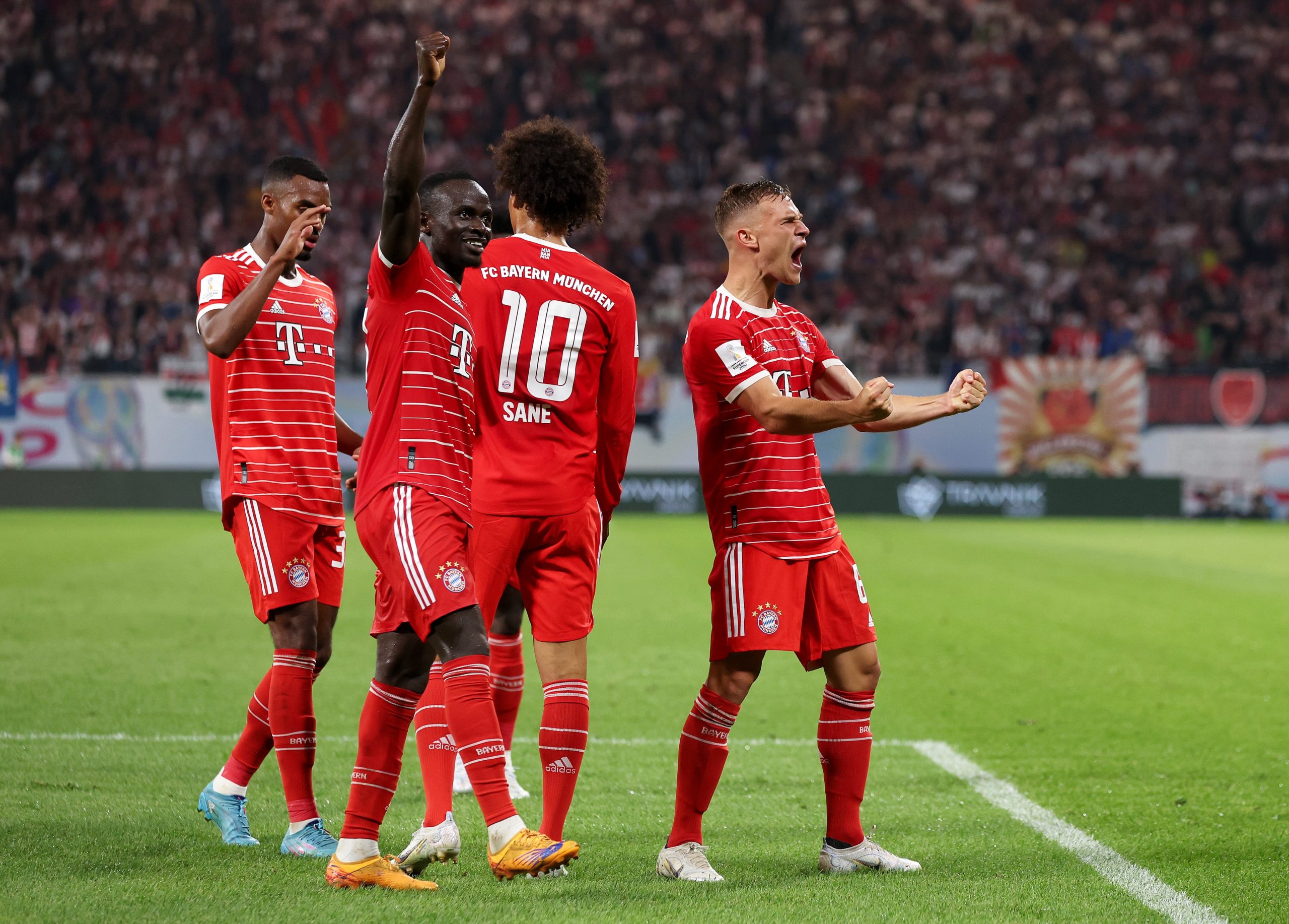 Leipzig, Deutschland. 30th July, 2022. firo : 07/30/2022, football, soccer,  1st league, 1st Bundesliga, season 2022/2023, Supercup Finale Sadio Mane  (FC Bayern Munich) with DFL-Supercup 2022, trophy laughsd, laughs, award  ceremony, Credit