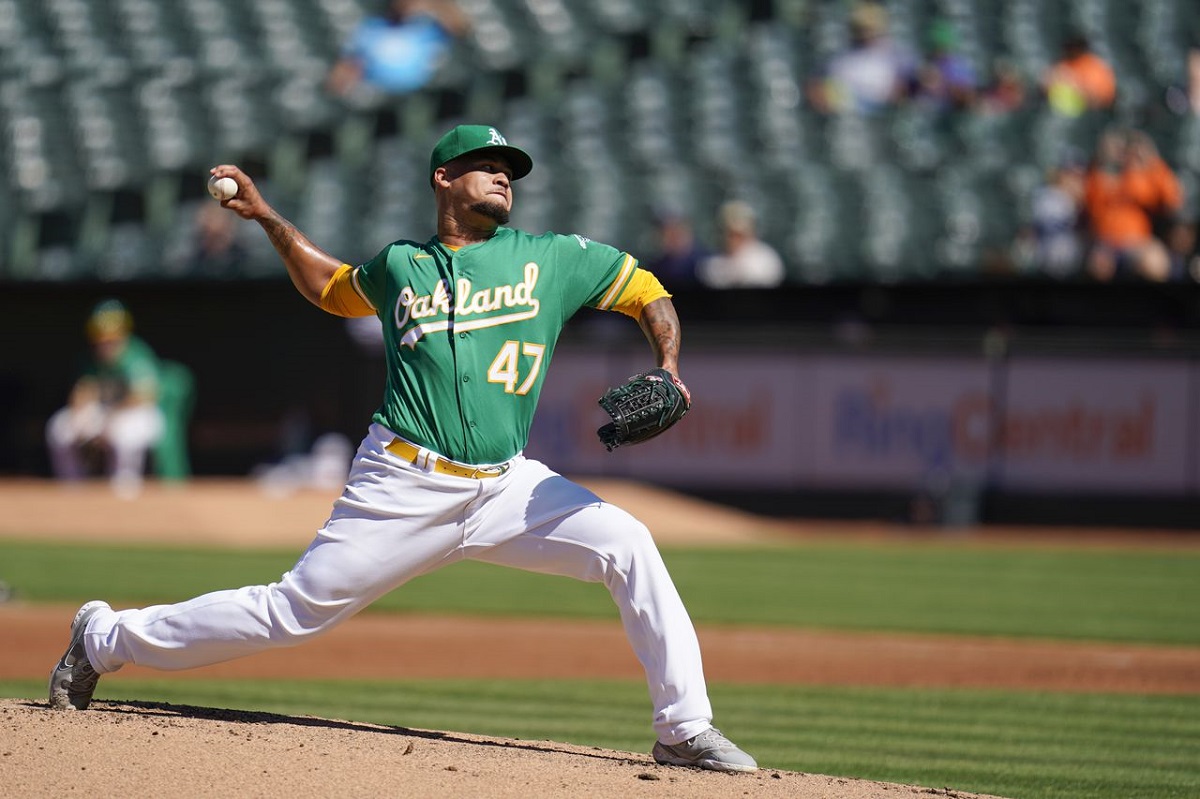 Yankees get Montas, Trivino from A's for 4 prospects