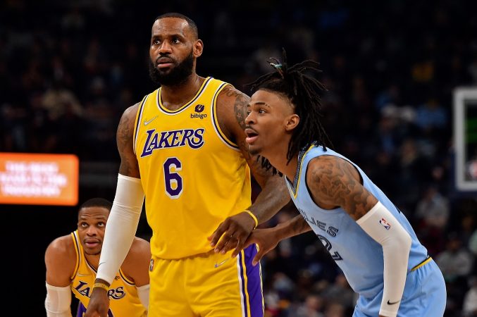 Ja Morant from the Memphis Grizzlies guards LeBron James of the LA Lakers. (Image: Justin Ford/Getty)