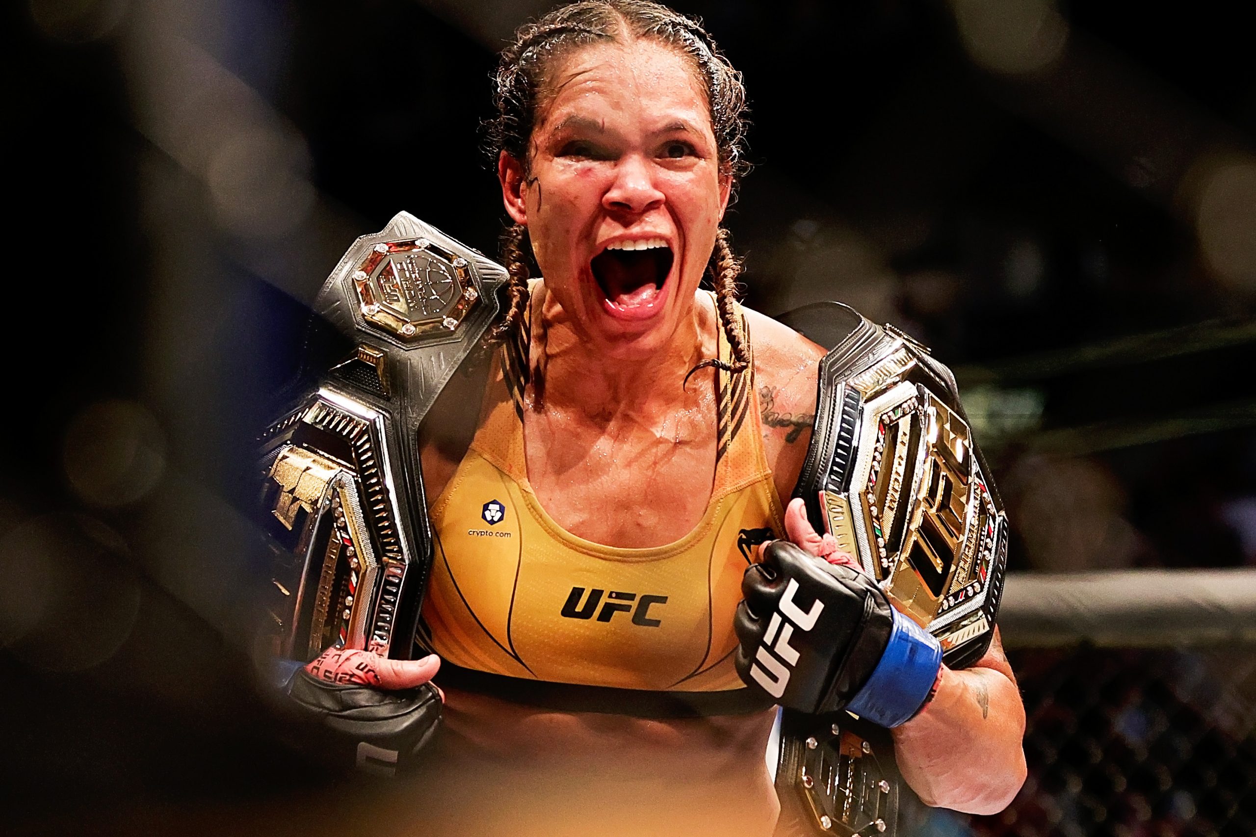 Amanda Nunes Regains Bantamweight Title at UFC 277